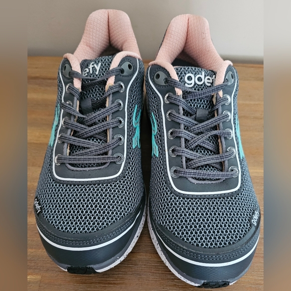 Brooks Gray and Pink Athletic Shoes - Picture 4 of 10